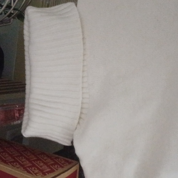 Small turtle neck made in Bangladesh - Picture 3 of 3